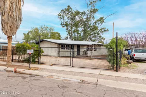 2005 S Amalia Ave, Tucson, AZ 85713