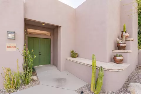 6233 N Ventana View Pl, Tucson, AZ 85750