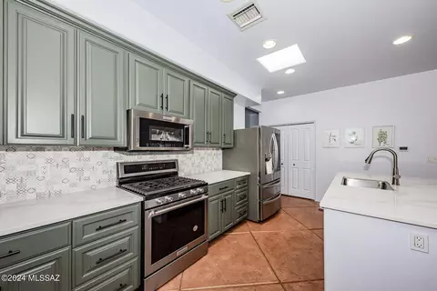 Kitchen - 3555 Edison St, Tucson, AZ 85716 photo 5 of 6