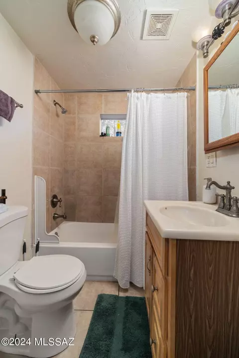 Bath - 1135 E 8th St, Tucson, AZ 85719 photo 1 of 1