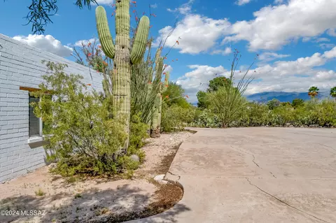 View/Area - 8540 E 4th St, Tucson, AZ 85710 photo 2 of 2