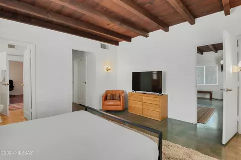 Entry Way - 8540 E 4th St, Tucson, AZ 85710 photo 2 of 2