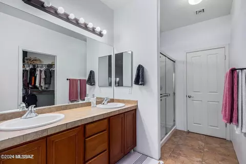 Bath - 186 E Sycamore View Rd, Vail, AZ 85641 photo 1 of 1