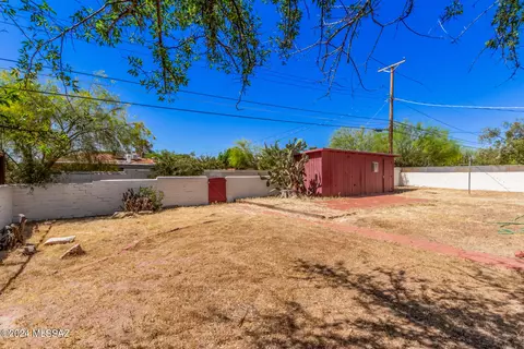 Exterior - 2220 E Grant Rd, Tucson, AZ 85719 photo 5 of 7