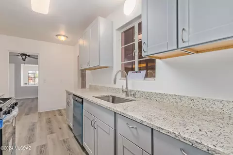 Kitchen - 2220 E Grant Rd, Tucson, AZ 85719 photo 1 of 2