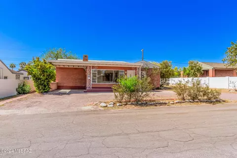 2220 E Grant Rd, Tucson, AZ 85719