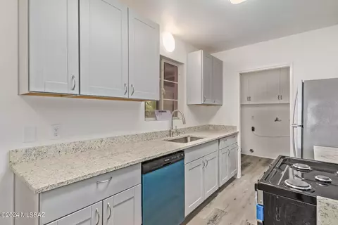 Kitchen - 2220 E Grant Rd, Tucson, AZ 85719 photo 2 of 2