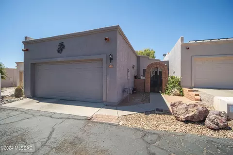 1728 N Rio Mayo, Green Valley, AZ 85614