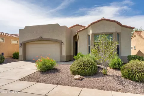 668 W Shadow Wood St, Green Valley, AZ 85614