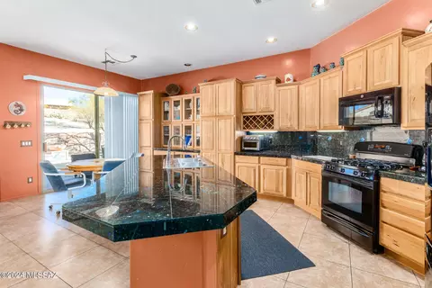 Kitchen - 13837 E Red Hawk Sky Trl, Vail, AZ 85641 photo 2 of 2
