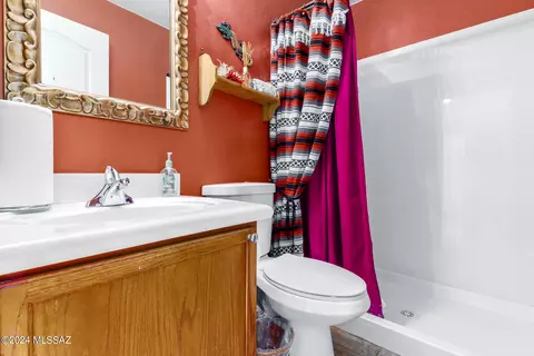 Bath - 13837 E Red Hawk Sky Trl, Vail, AZ 85641 photo 3 of 3