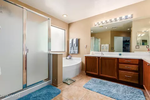 Bath - 13837 E Red Hawk Sky Trl, Vail, AZ 85641 photo 1 of 3