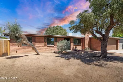 7860 N John Hancock Ave, Tucson, AZ 85741