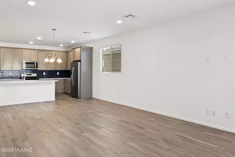 5728 S Bug Springs Loop, Tucson, AZ 85747