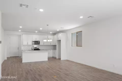 5716 S Bug Springs Loop, Tucson, AZ 85747