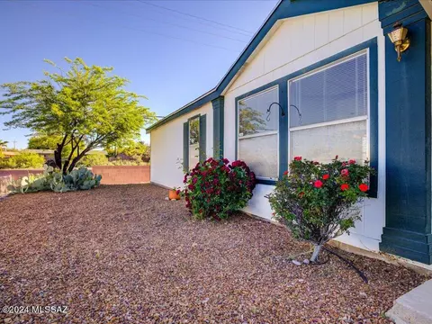 8664 E Chase Pl, Tucson, AZ 85730