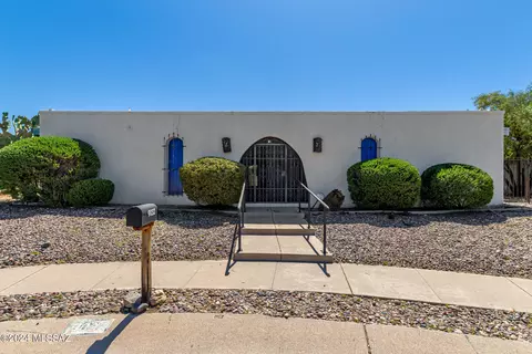 9032 E 35th Cir, Tucson, AZ 85710