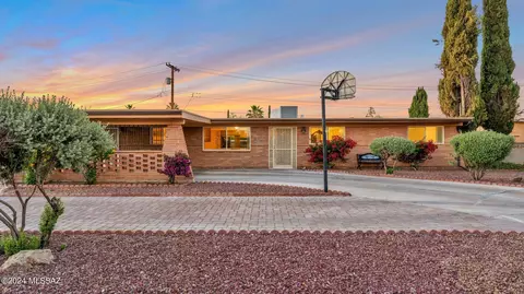 7545 E 35th St, Tucson, AZ 85710