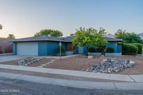 7641 E Rio Verde Dr, Tucson, AZ 85715