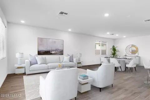 9998 S Arnold Ranch Ct, Vail, AZ 85641