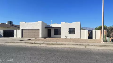 2117 E Pinal Vis, Tucson, AZ 85713