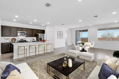 10004 S Arnold Ranch Ct, Vail, AZ 85641