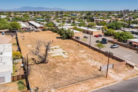 3026 N Geronimo Ave, Tucson, AZ 85705