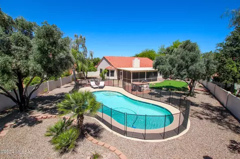 911 W Graythorn Pl, Oro Valley, AZ 85737