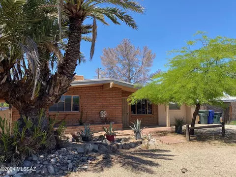 1315 N Roberts Way, Tucson, AZ 85712