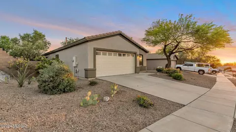470 S Sunny Rock Dr, Vail, AZ 85641