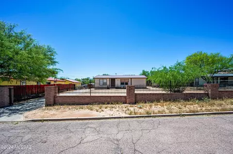 582 E 7th St, Benson, AZ 85602