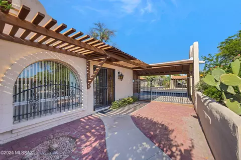 602 W Zia Dr, Tucson, AZ 85704
