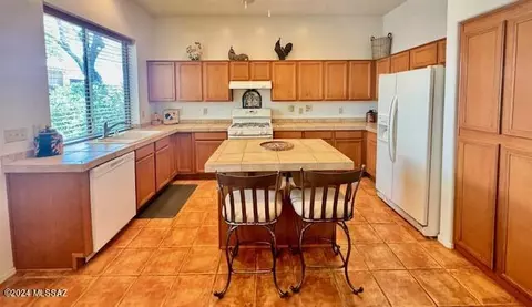 Kitchen - 63722 E Haven Ln, Tucson, AZ 85739 photo 1 of 3