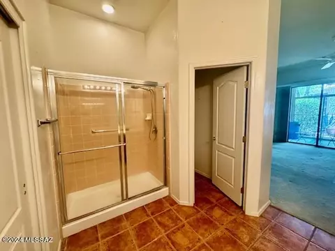 Bath - 63722 E Haven Ln, Tucson, AZ 85739 photo 1 of 2
