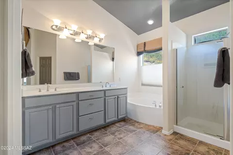 Bath - 7812 E Sam Hill Pl, Tucson, AZ 85750 photo 1 of 4