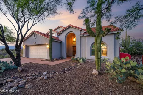 12211 E Hillcrest Cir, Tucson, AZ 85747