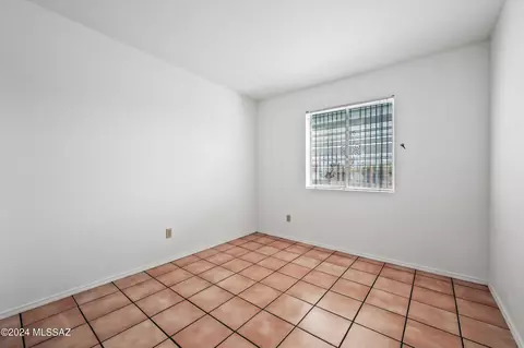 9456 E Simon Pl, Tucson, AZ 85710 photo 17