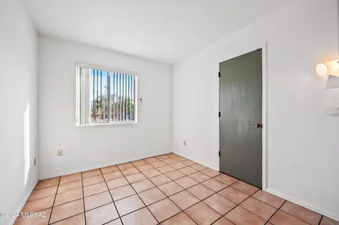 9456 E Simon Pl, Tucson, AZ 85710 photo 19