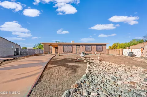 9456 E Simon Pl, Tucson, AZ 85710 photo 5