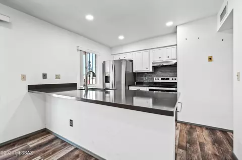 9456 E Simon Pl, Tucson, AZ 85710 photo 14