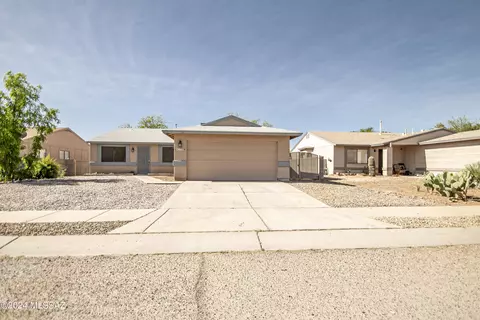 1733 W Chardonnay Dr, Tucson, AZ 85746