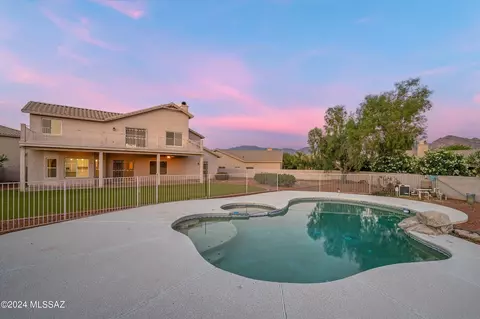 1737 W Lost Moon Ct, Tucson, AZ 85737