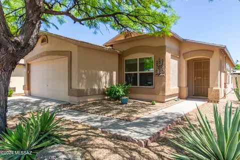 8137 S Sunny River Pl, Tucson, AZ 85747