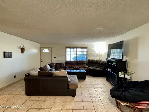 9510 E Stella Rd, Tucson, AZ 85730 photo 6