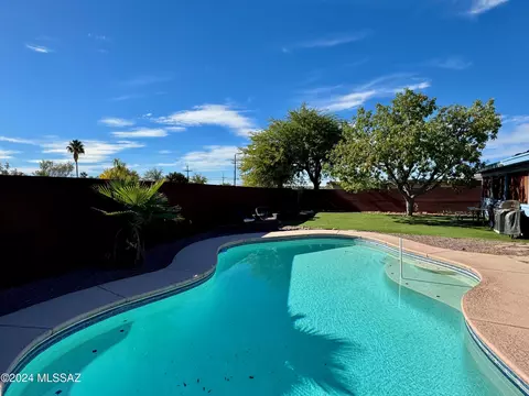 9510 E Stella Rd, Tucson, AZ 85730