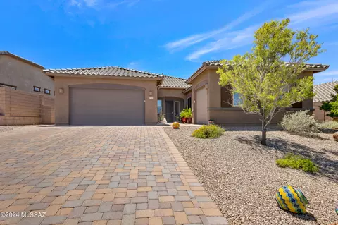 6765 W Red Hawk Pl, Marana, AZ 85658