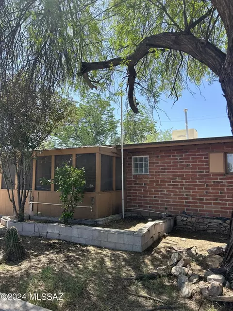 1347 W Thurber Pl, Tucson, AZ 85705