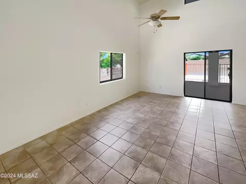 Living - 9477 E Lilly Bay Loop, Tucson, AZ 85710 photo 1 of 4
