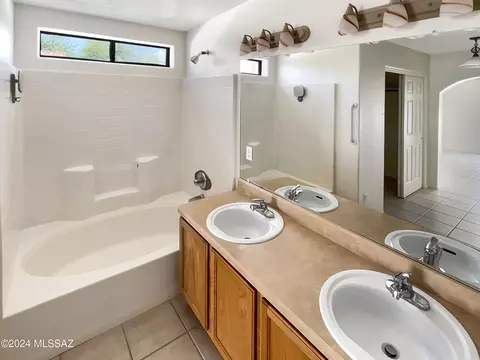 Bath - 9477 E Lilly Bay Loop, Tucson, AZ 85710 photo 1 of 2