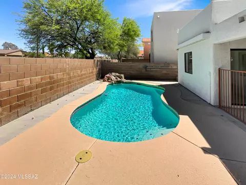 Exterior - 9477 E Lilly Bay Loop, Tucson, AZ 85710 photo 5 of 6